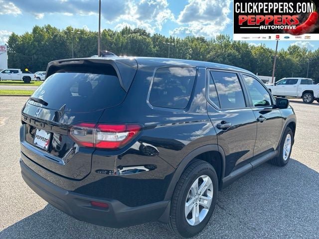 Used 2023 Honda Pilot LX image 6