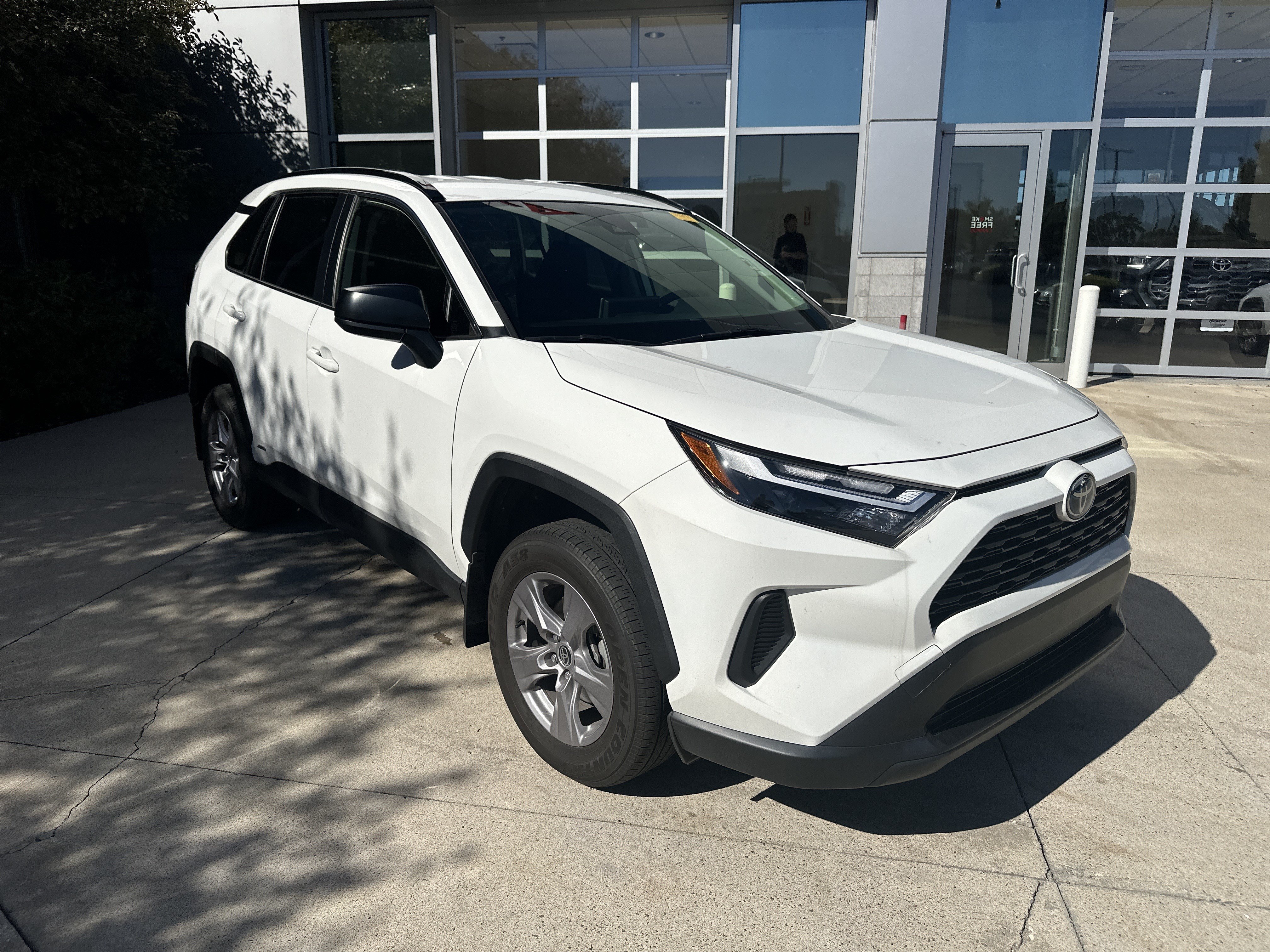 Used 2024 Toyota RAV4 LE AWD/4WD image 2