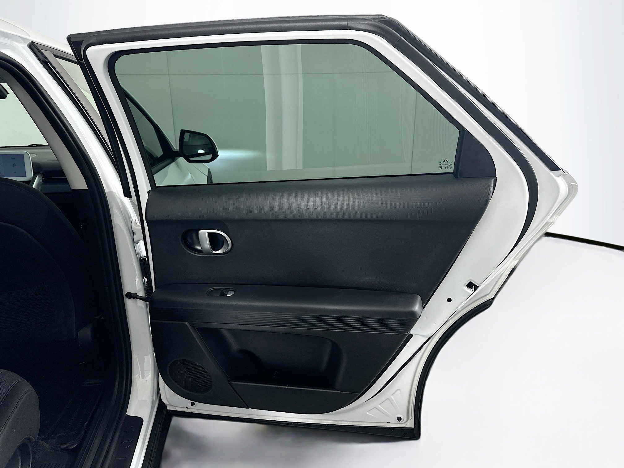 Used 2024 Hyundai Ioniq 5 SEL image 30