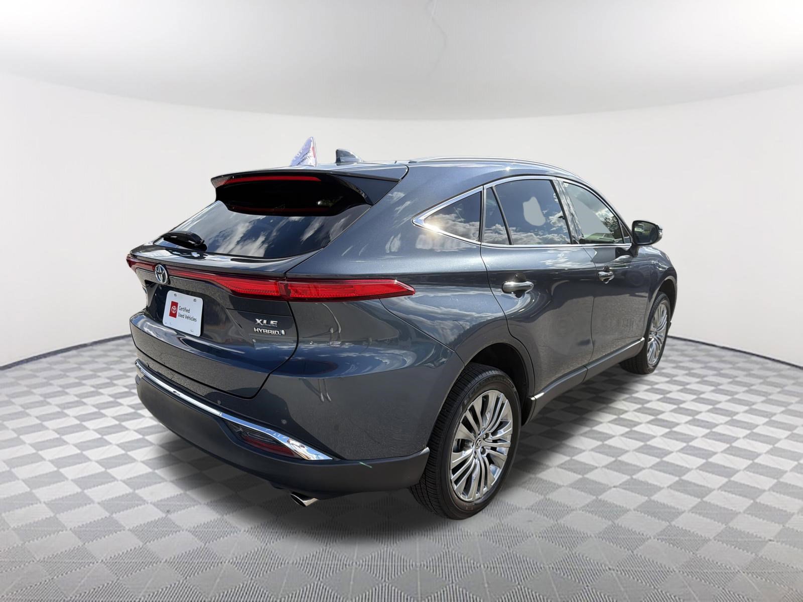Certified 2021 Toyota Venza XLE w/ Softex Package image 17