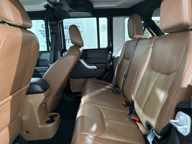 Used 2017 Jeep Wrangler Unlimited Sahara w/ Max Tow Package image 15