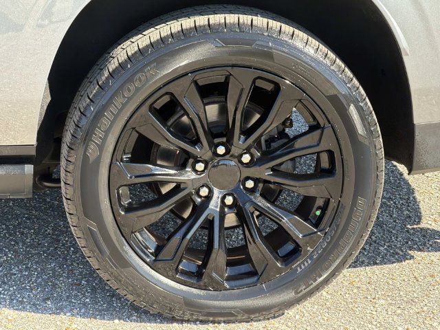 Used 2022 GMC Yukon XL Denali RWD image 16