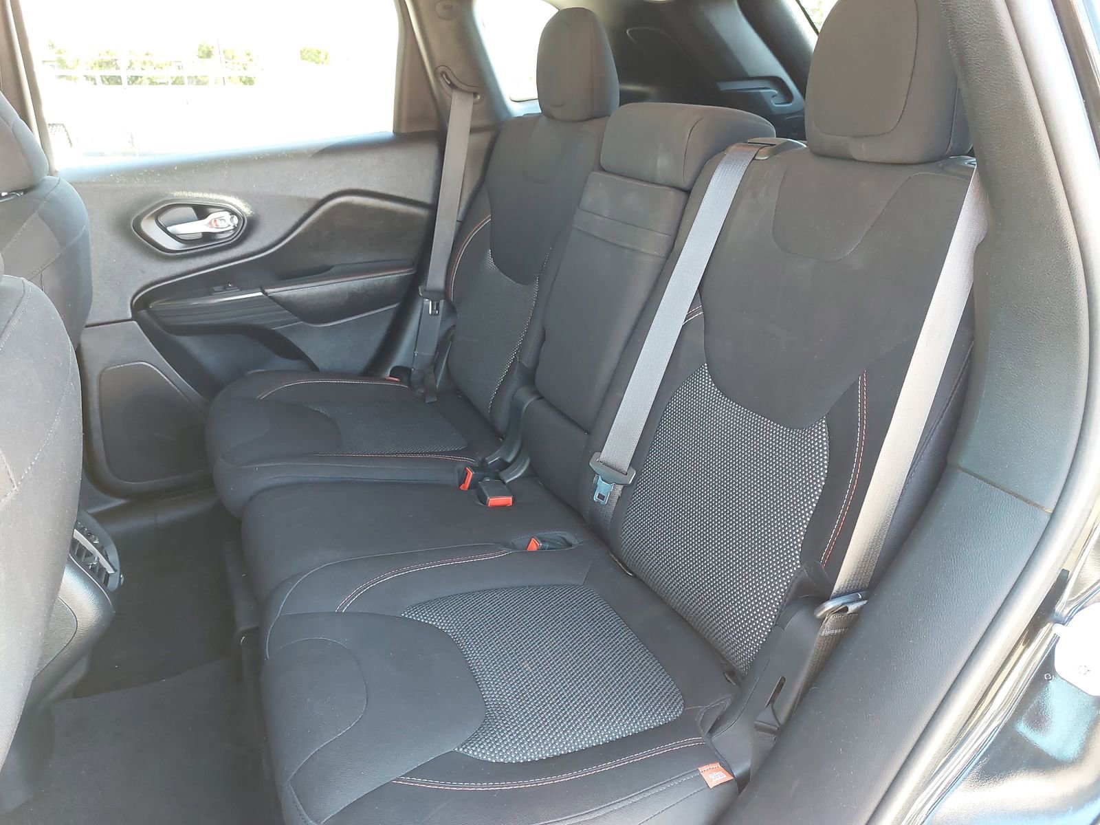 Used 2016 Jeep Cherokee 75th Anniversary image 13