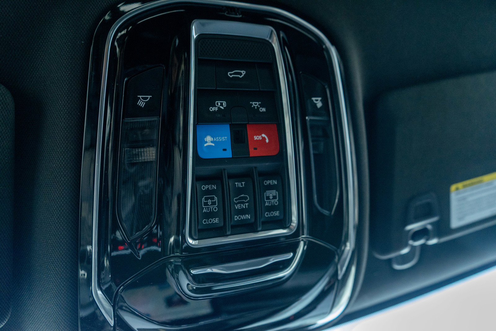 Used 2024 Jeep Grand Cherokee L Overland w/ Trailer Tow Package image 24