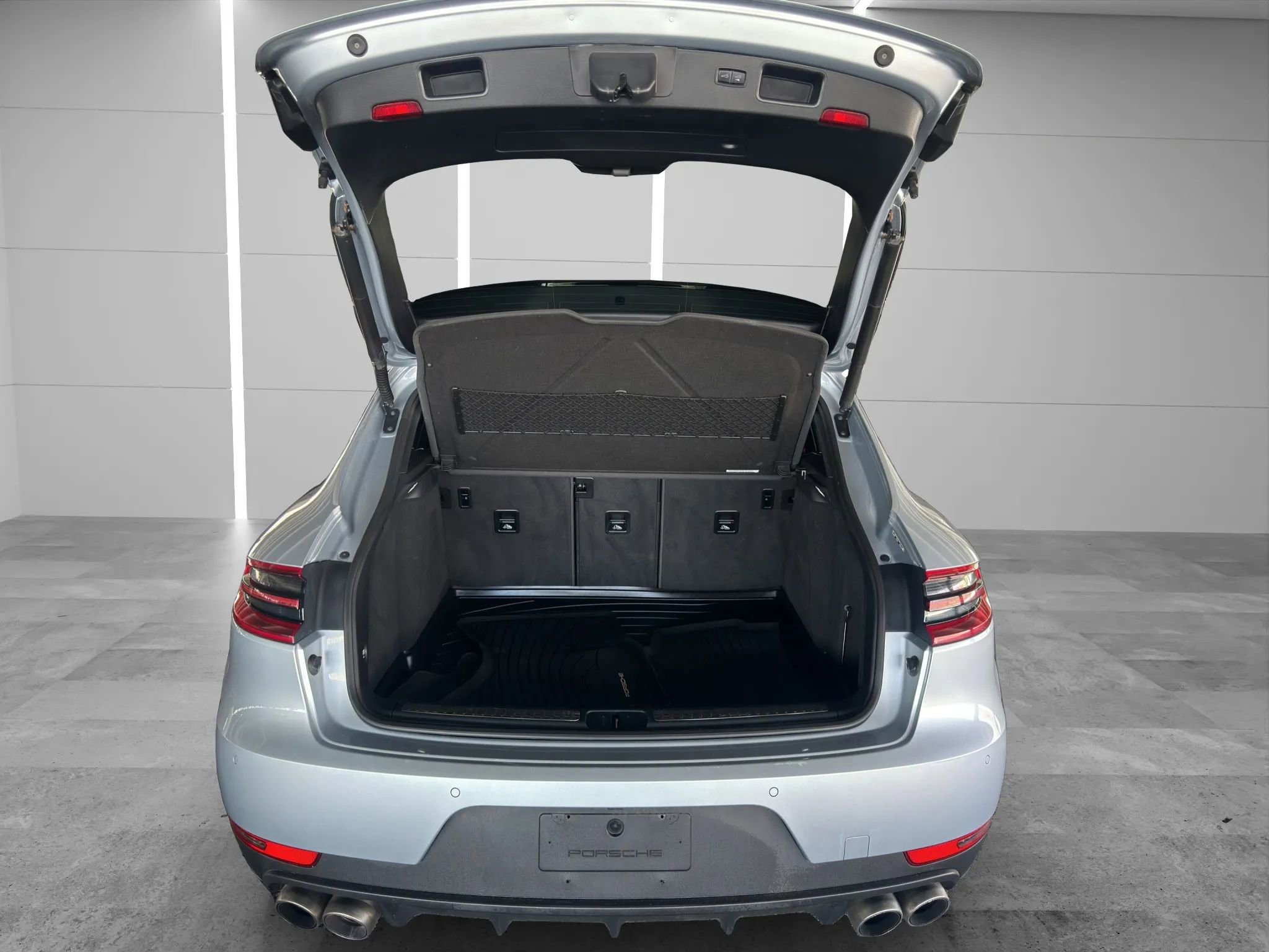 Used 2017 Porsche Macan S AWD/4WD image 10