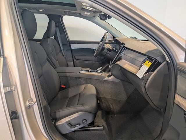 New 2026 Volvo XC90 B6 Plus w/ Protection Package AWD/4WD image 32