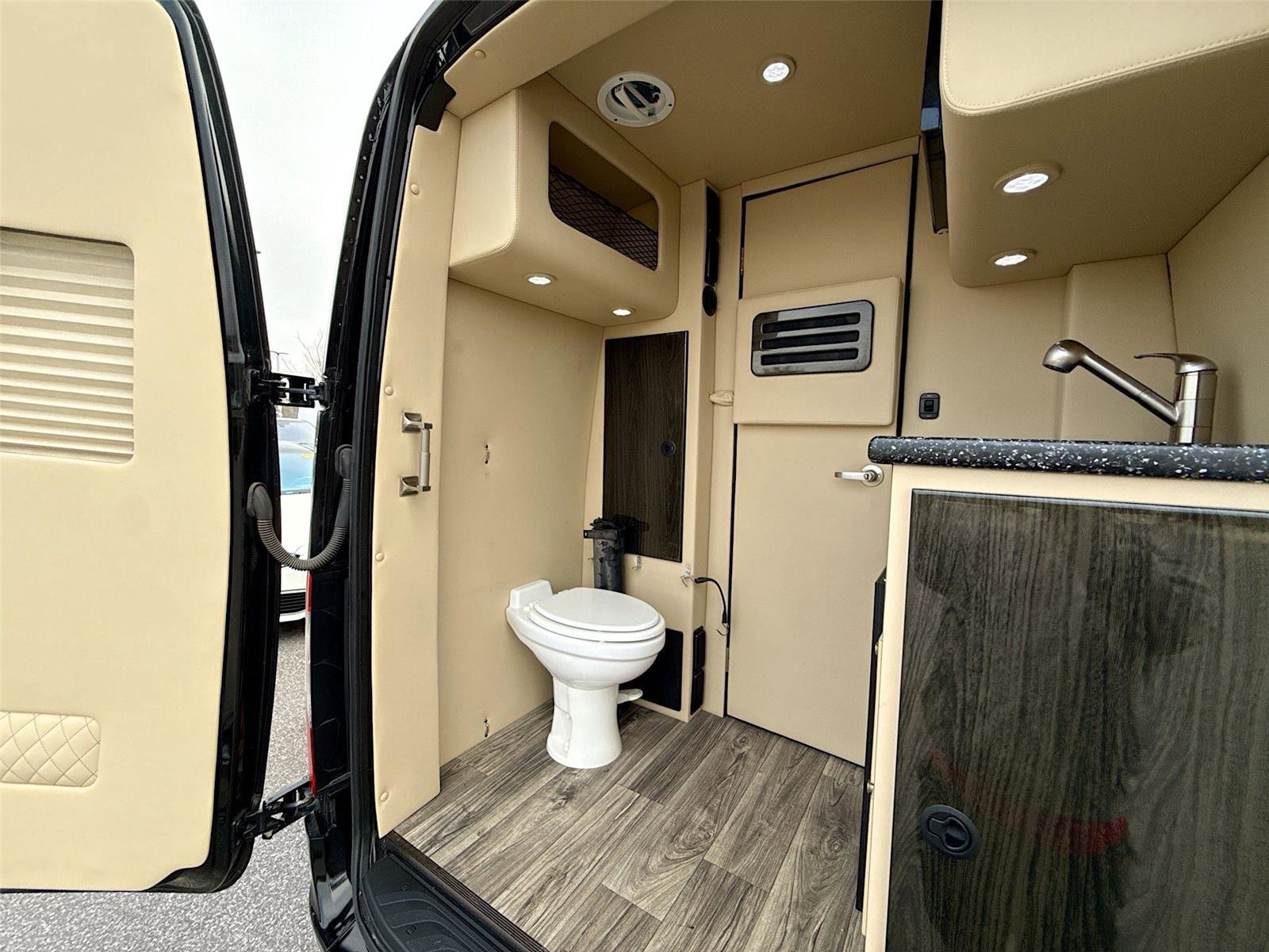 Used 2021 Mercedes-Benz Sprinter 3500 image 19