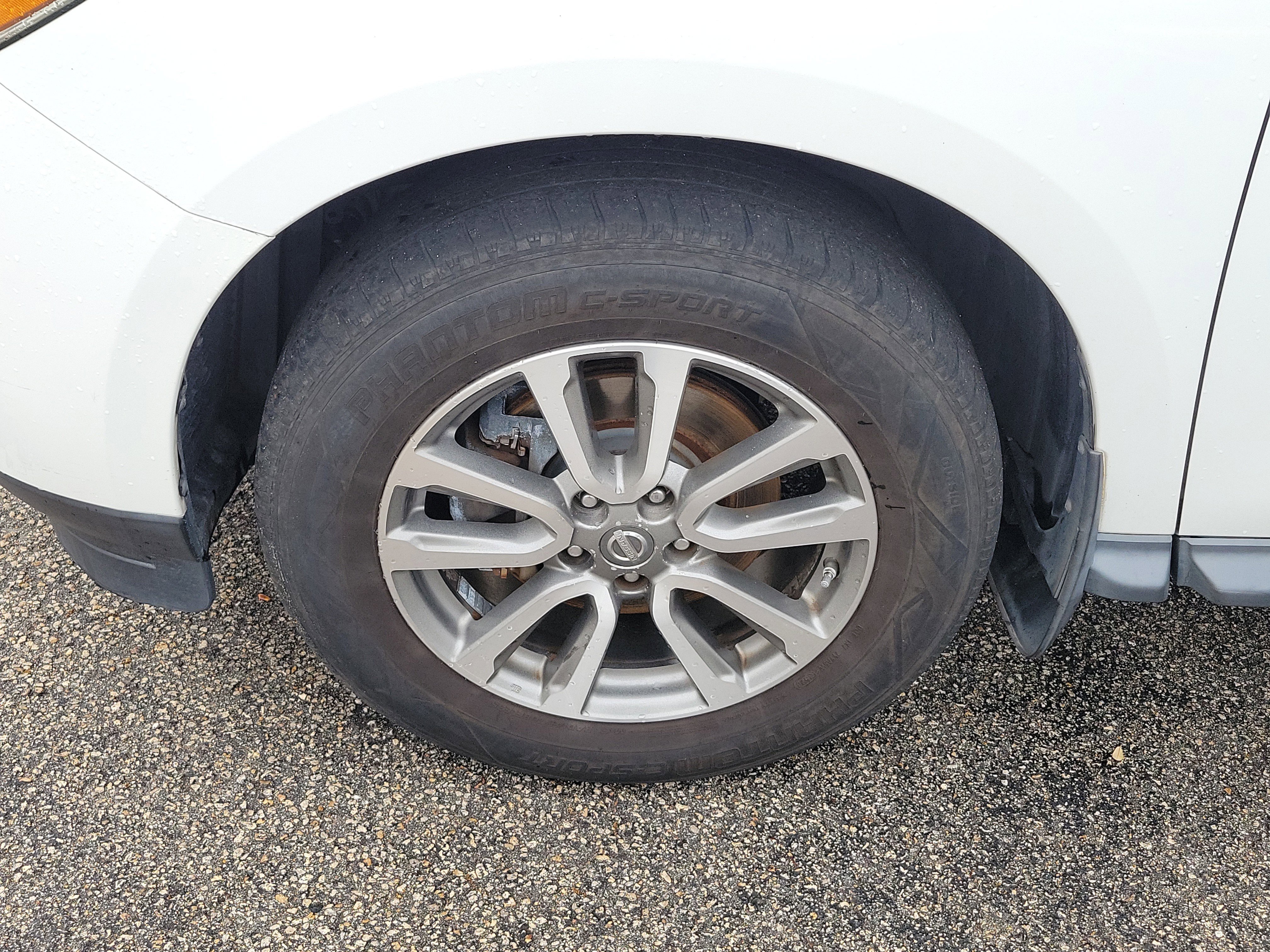 Used 2013 Nissan Pathfinder SV image 38