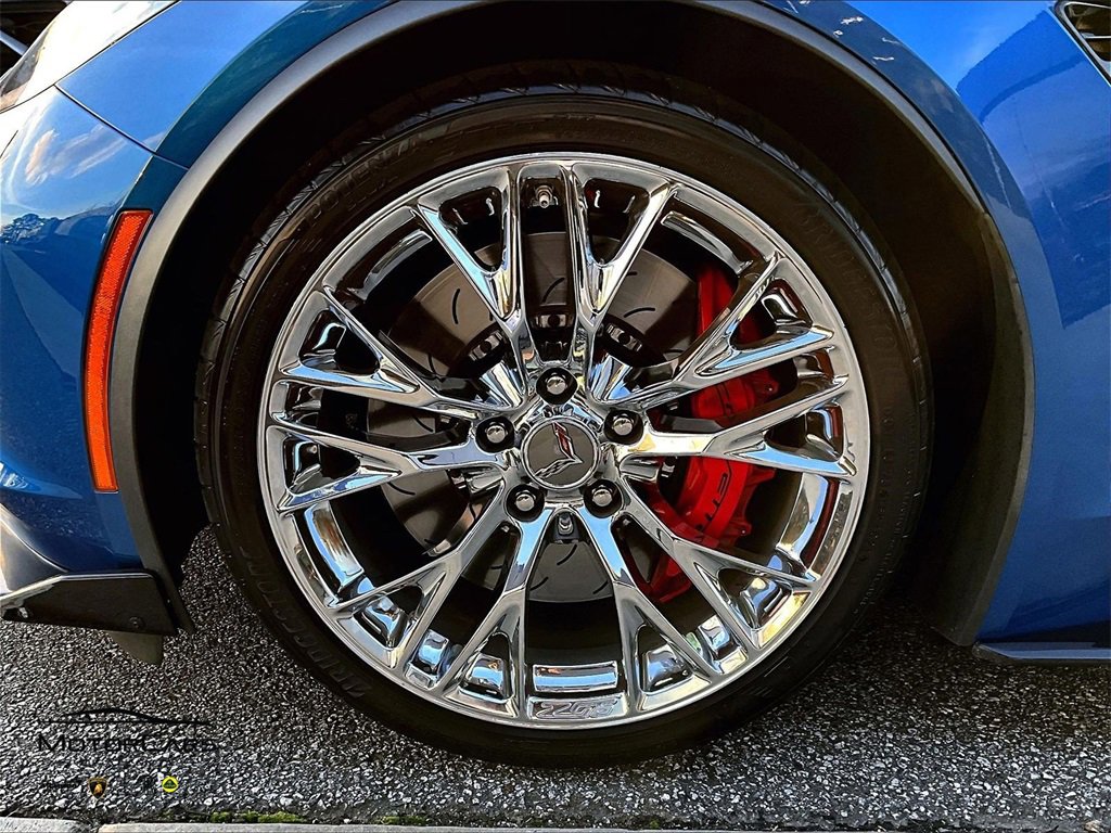 Used 2016 Chevrolet Corvette Z06 w/ 3LZ Preferred Equipment Group image 9