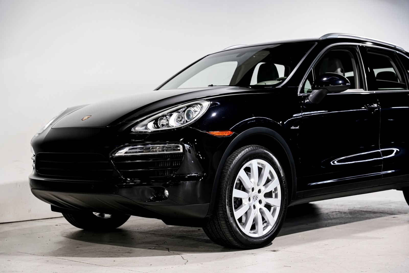 Used 2013 Porsche Cayenne Diesel AWD/4WD image 37