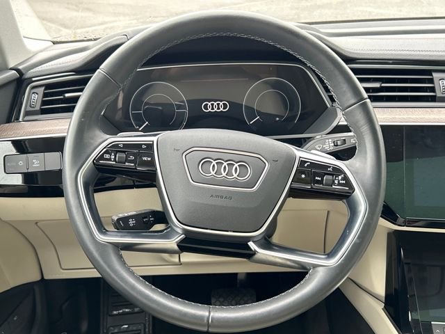 Used 2024 Audi Q8 e-tron Premium image 21