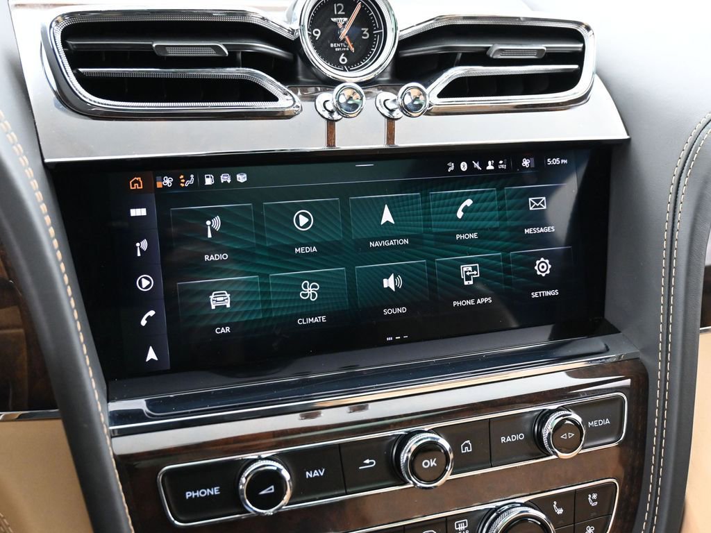 Certified 2023 Bentley Bentayga AWD/4WD image 21