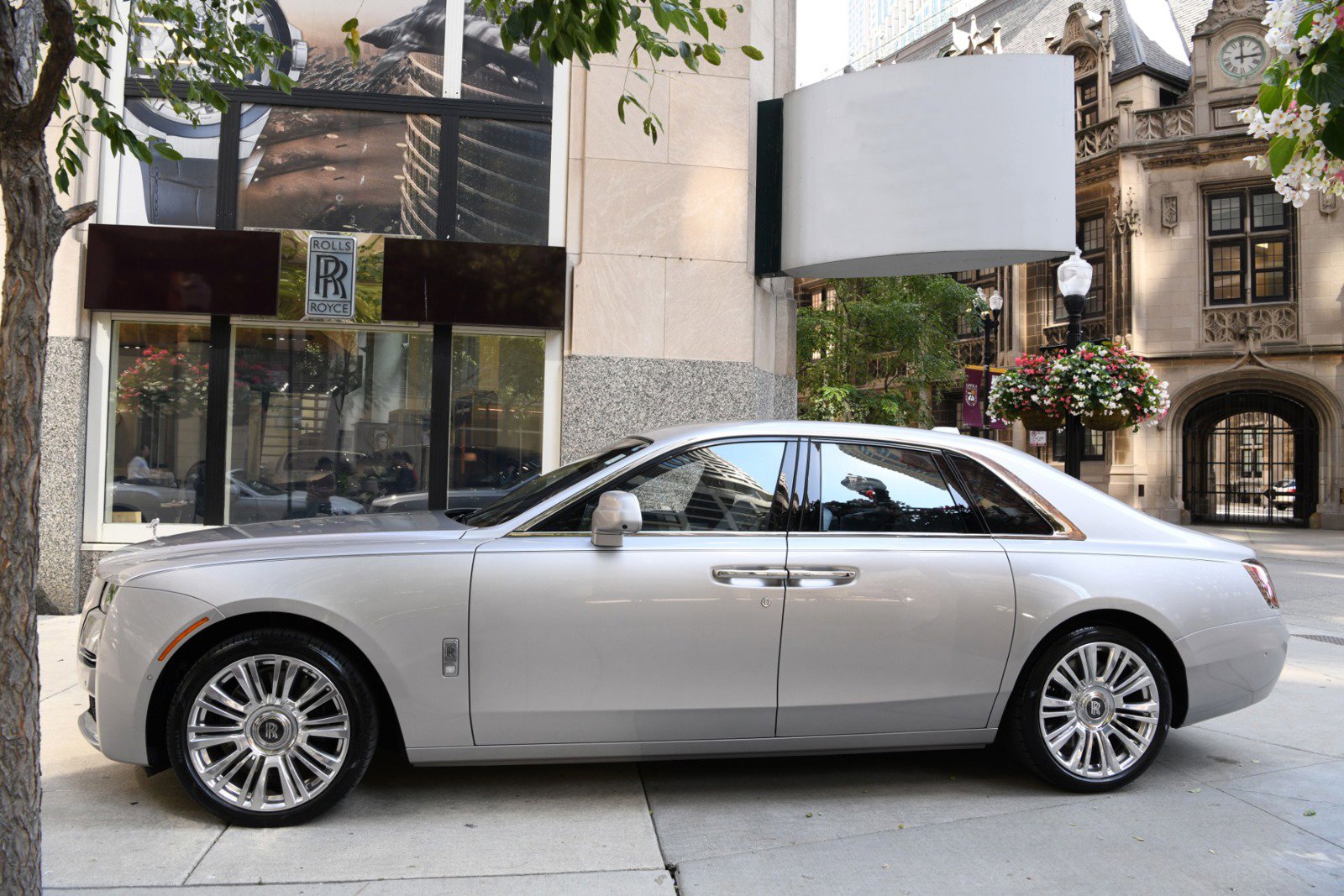 Used 2022 Rolls-Royce Ghost w/ Ghost Package image 7