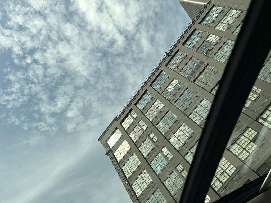 Certified 2024 Volvo XC60 T8 Ultimate w/ Protection Package Premier image 36