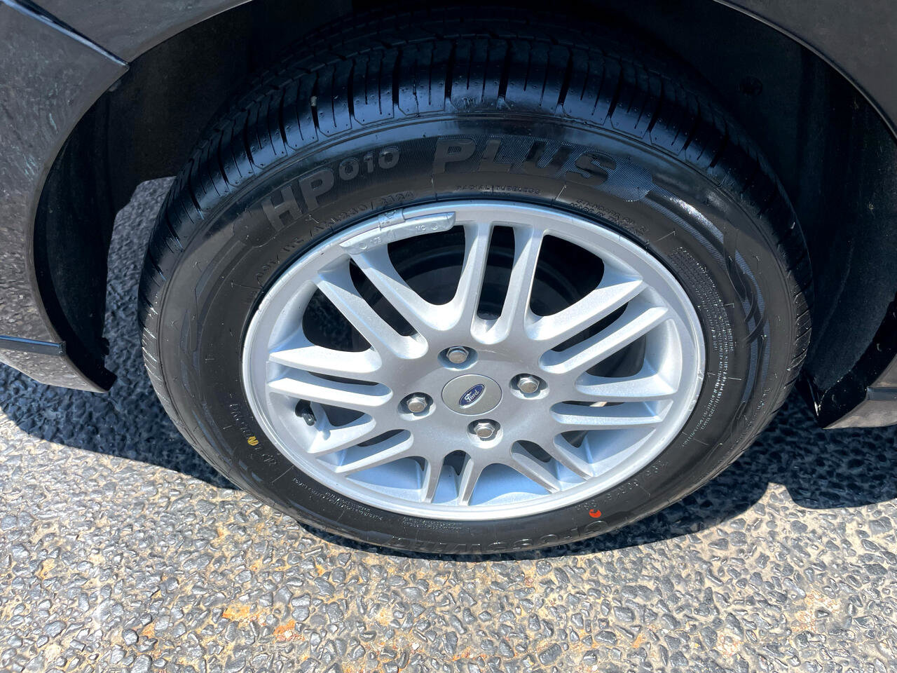 Used 2010 Ford Focus SE image 11