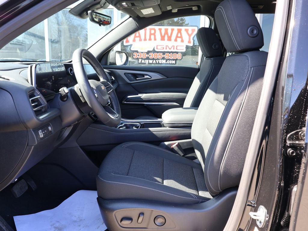 New 2026 Chevrolet Traverse LT w/ Sun and Wheel Package FWD image 12