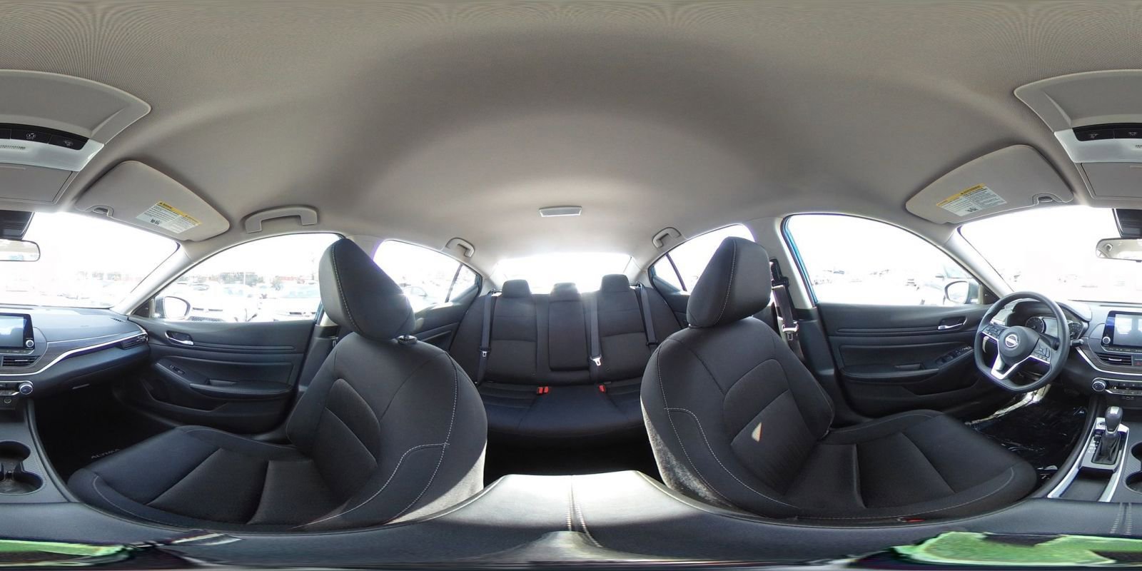 Used 2025 Nissan Altima 2.5 SV FWD image 41