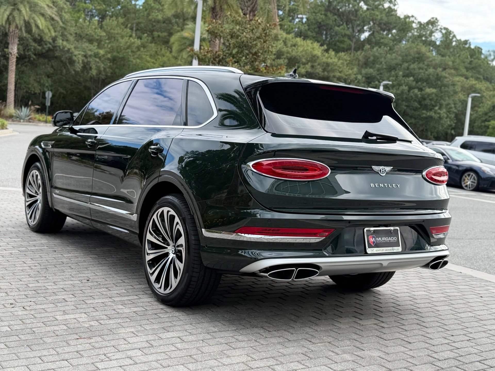 Certified 2024 Bentley Bentayga Extended Wheelbase AWD/4WD image 10