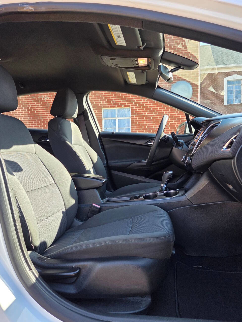 Used 2017 Chevrolet Cruze LT w/ Convenience Package image 11