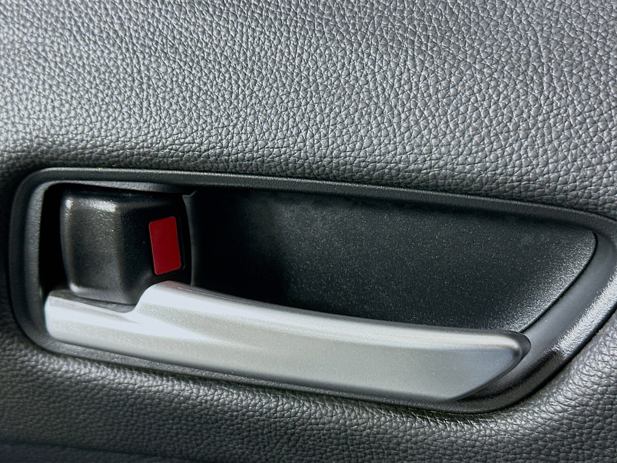 Used 2025 Toyota Corolla SE image 14