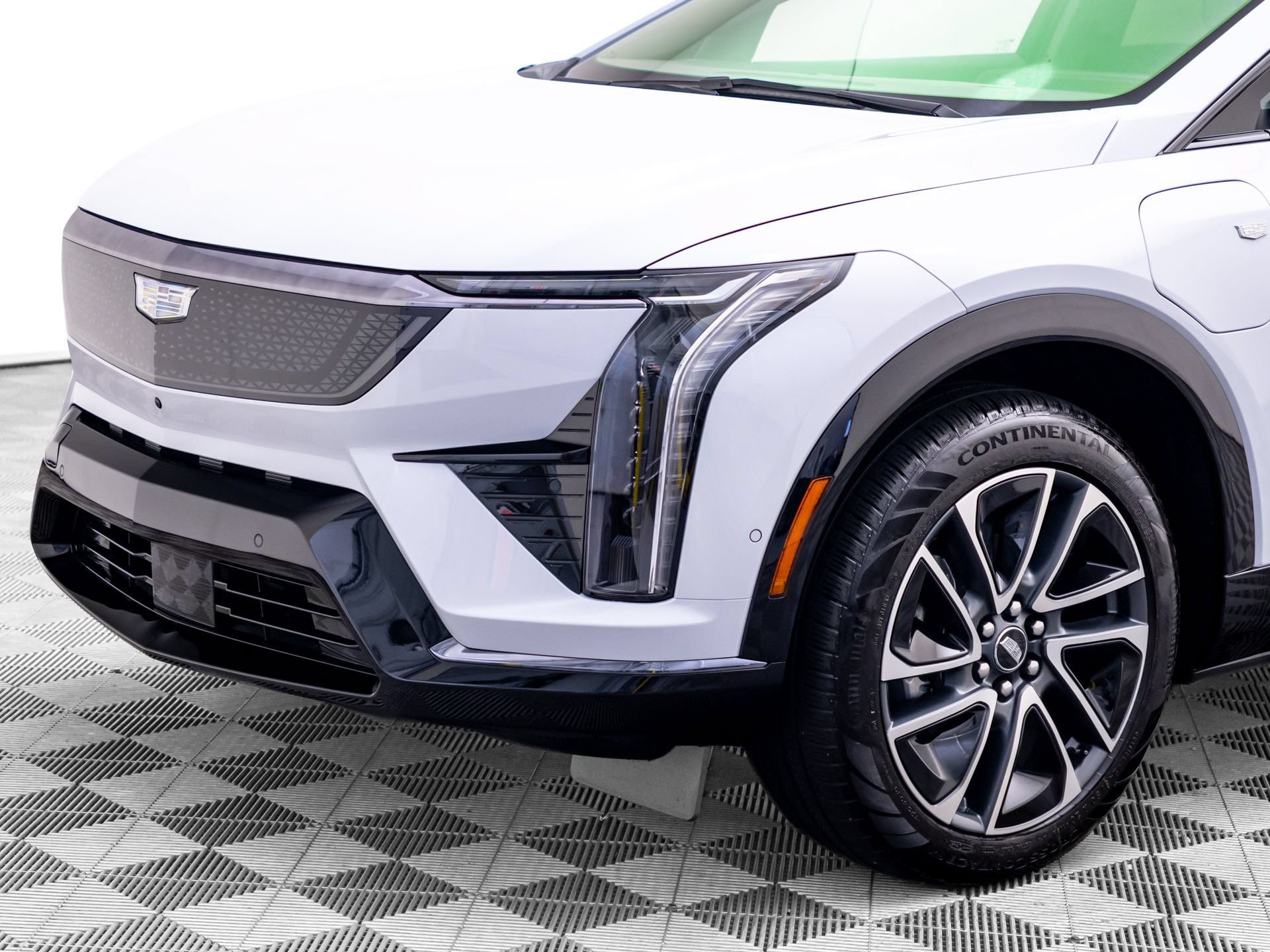 New 2027 Cadillac Optiq Sport w/ LPO, Floor Liner Package AWD/4WD image 36