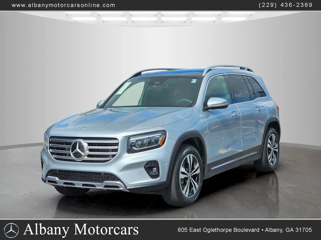 Used 2026 Mercedes-Benz GLB 250 image 1