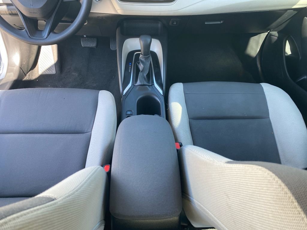 Used 2024 Toyota Corolla LE w/ LE Convenience Package image 11