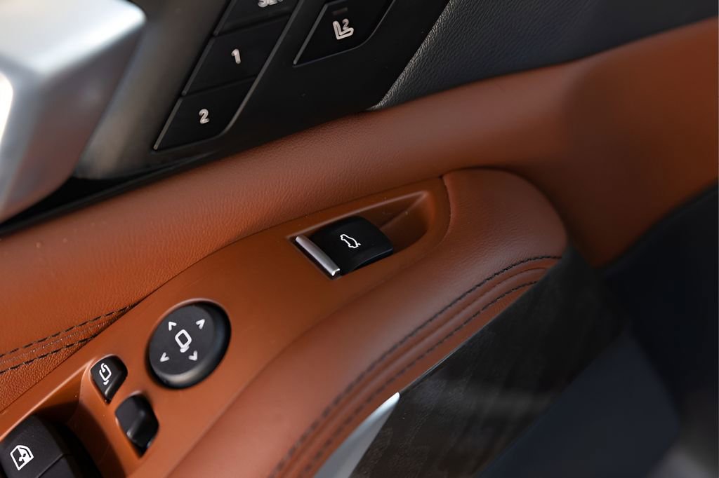 Used 2022 BMW X5 xDrive40i w/ M Sport Package AWD/4WD image 39