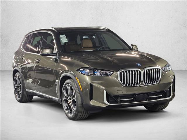 Used 2026 BMW X5 xDrive50e AWD/4WD image 3