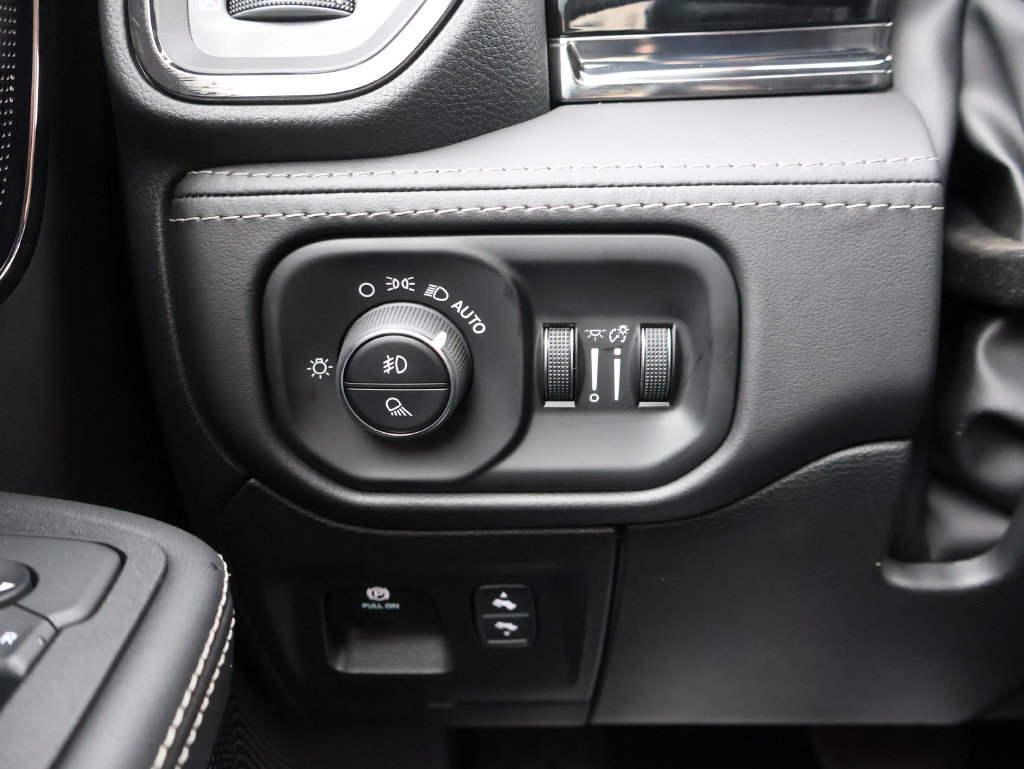 Used 2026 RAM 1500 Limited w/ Trailer Tow Group AWD/4WD image 29