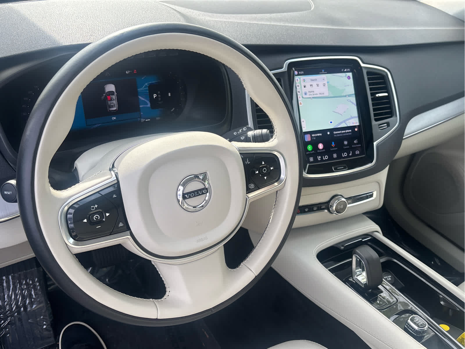 Used 2023 Volvo XC90 B5 Core w/ Protection Package Premier AWD/4WD image 14