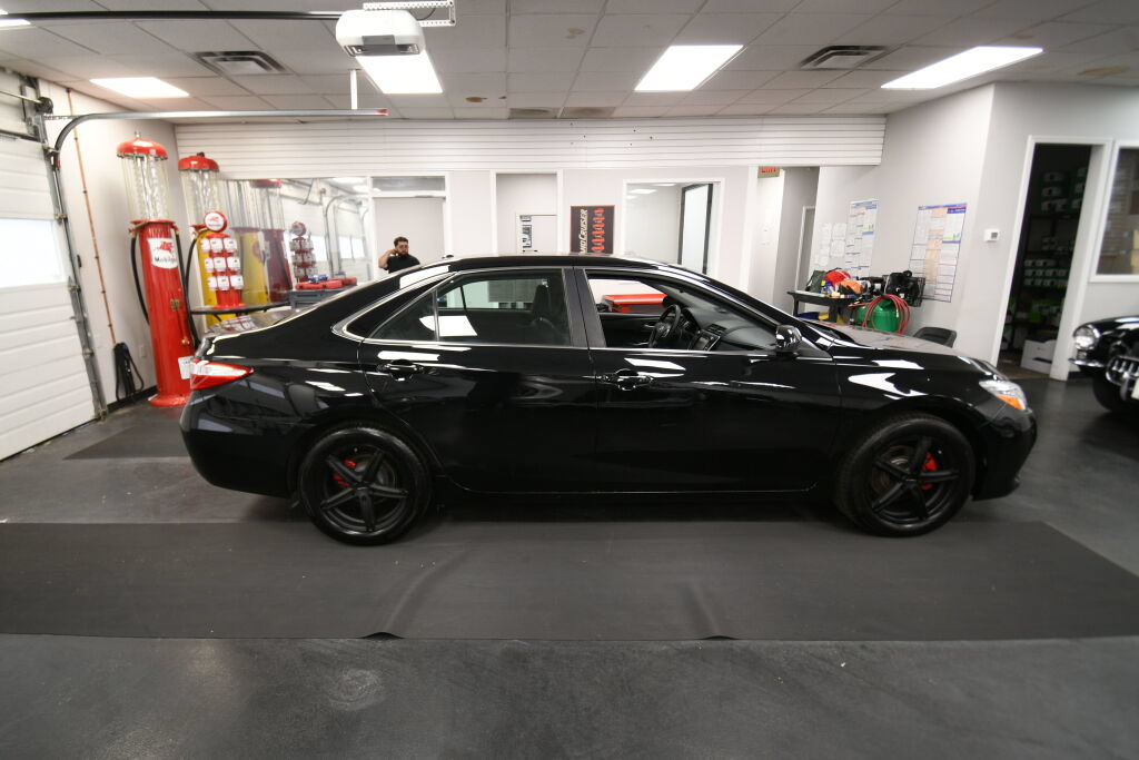 Used 2015 Toyota Camry XLE FWD image 9