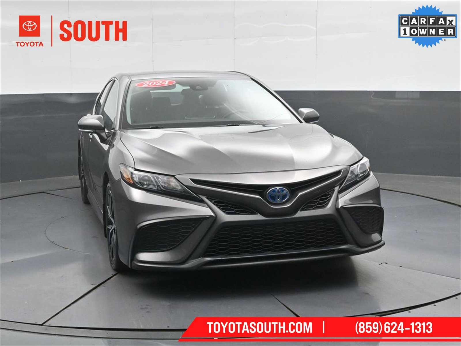 Used 2024 Toyota Camry SE image 5
