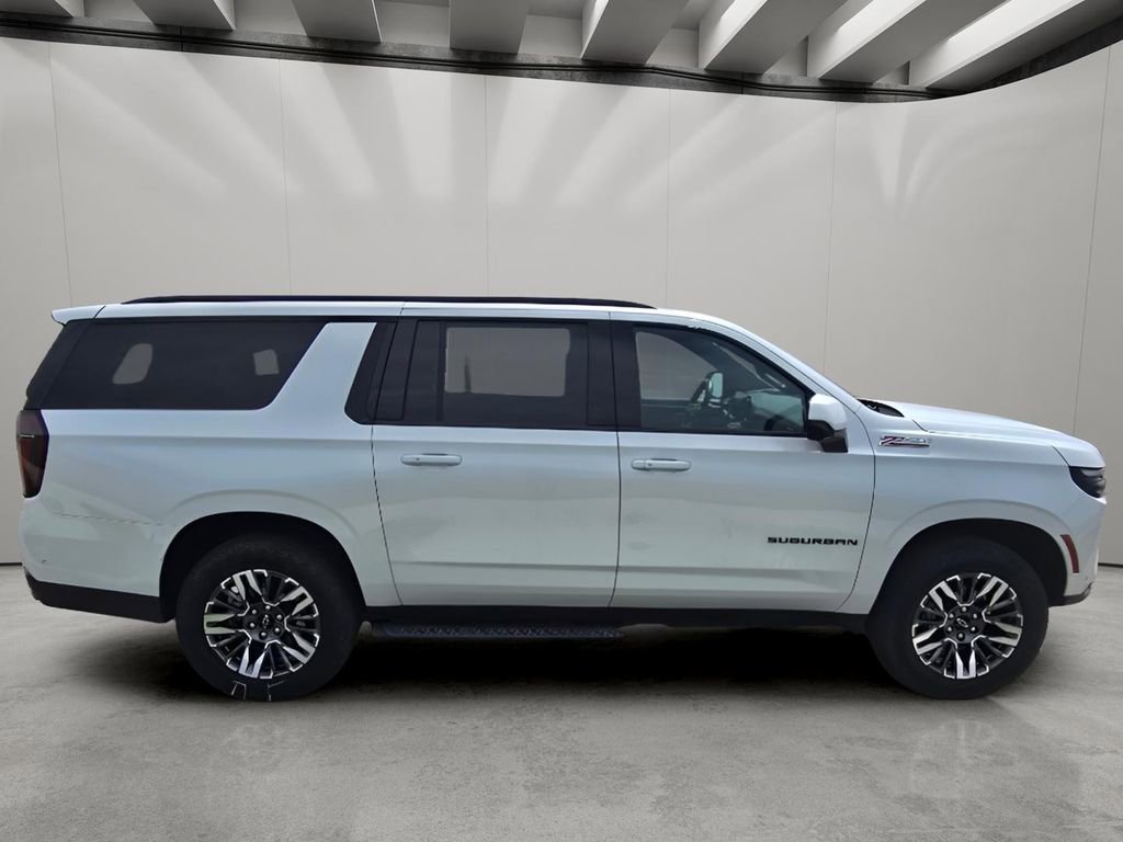 Used 2025 Chevrolet Suburban Z71 AWD/4WD image 6