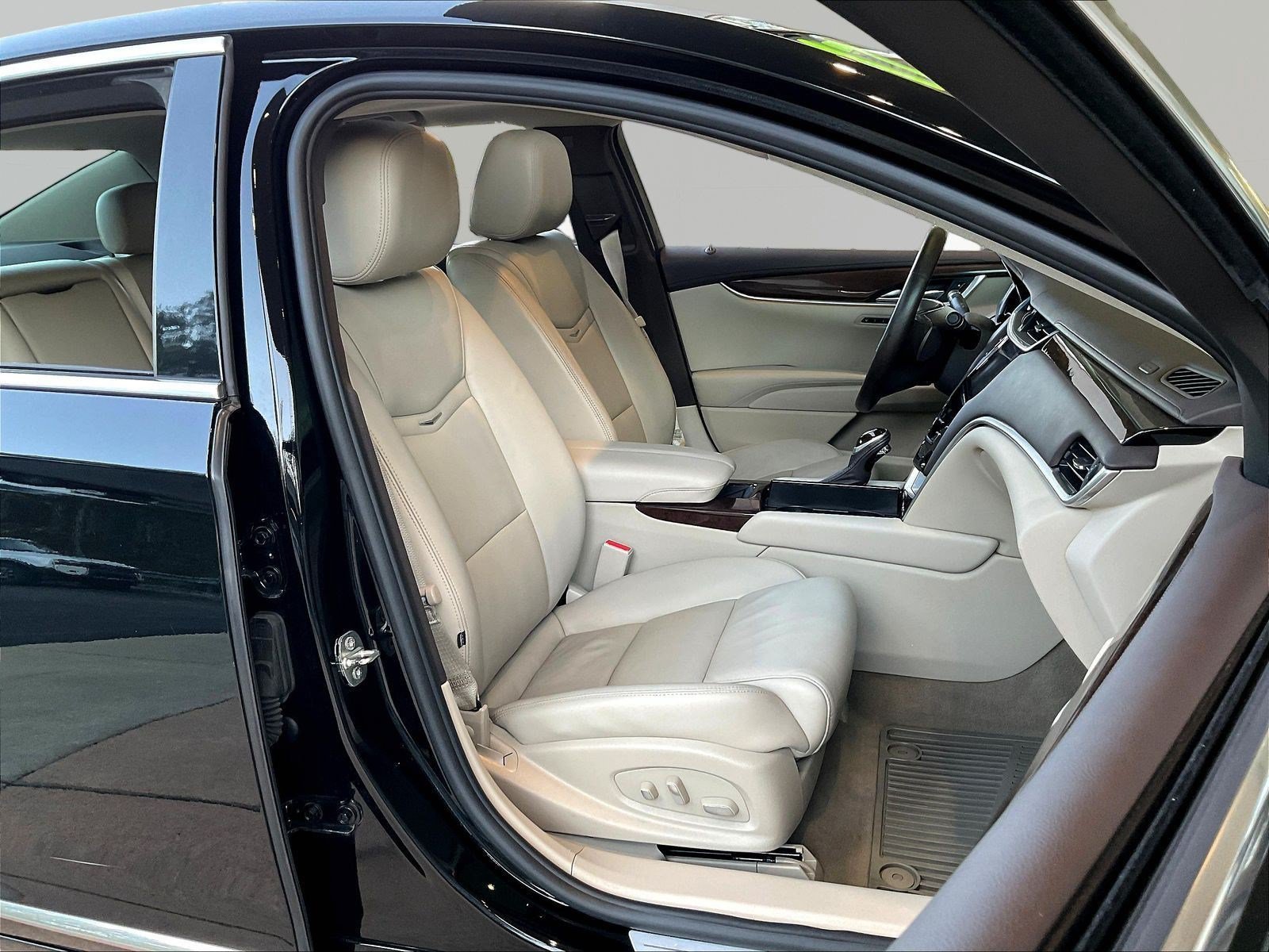 Used 2017 Cadillac XTS Luxury w/ Driver Awareness Package FWD image 29
