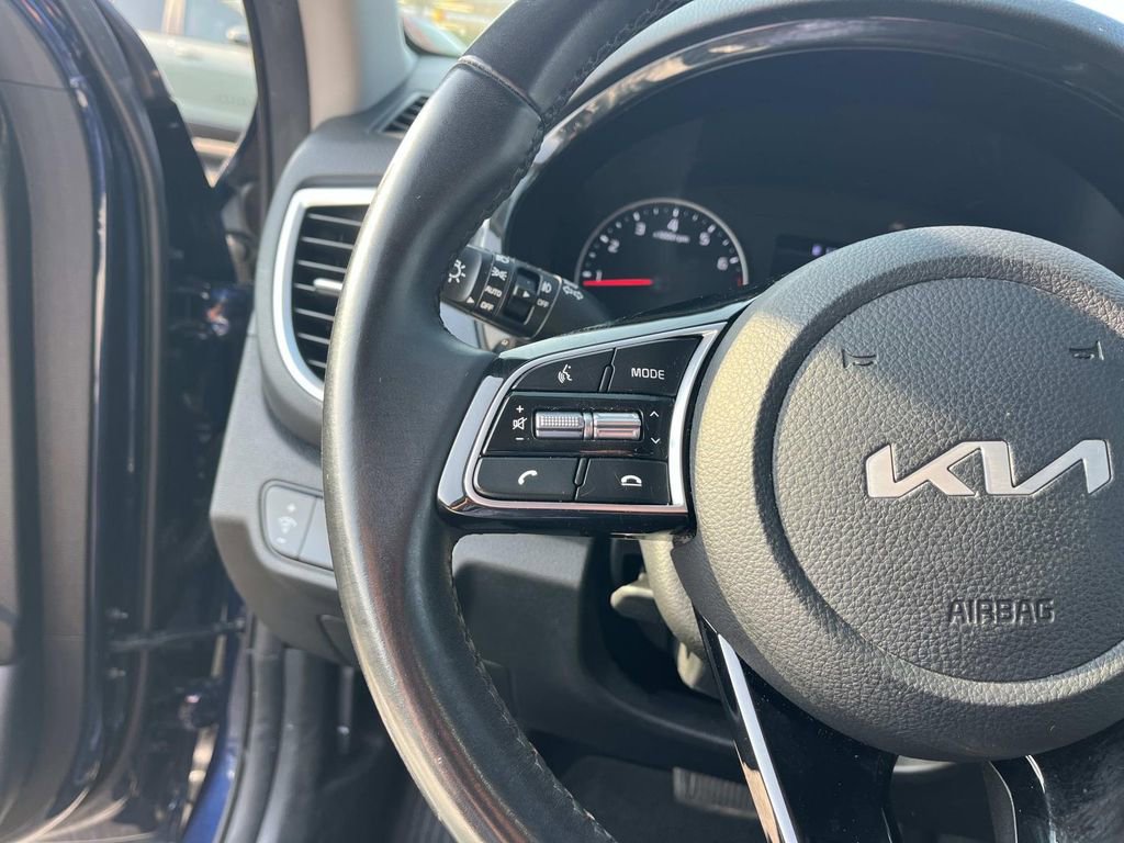 Used 2023 Kia Seltos Nightfall Edition image 17