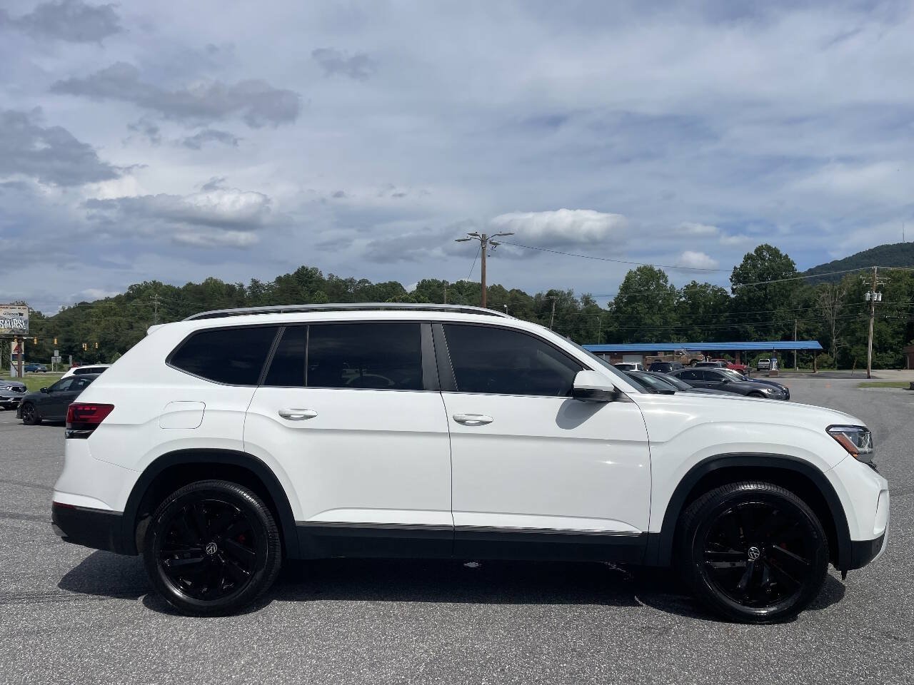 Used 2021 Volkswagen Atlas SEL AWD/4WD image 6