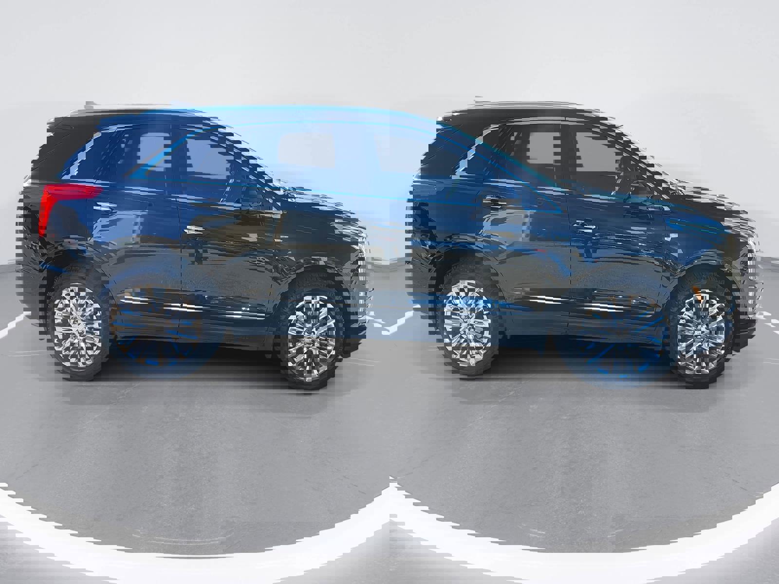 Used 2017 Cadillac XT5 Platinum image 4