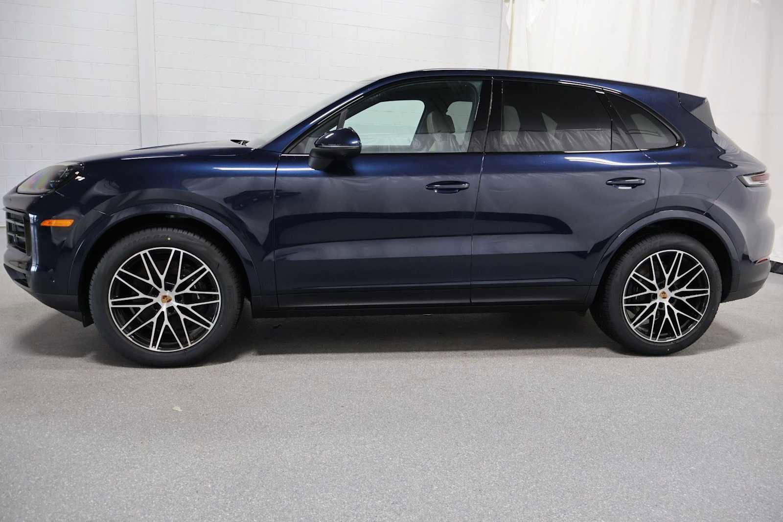 New 2026 Porsche Cayenne AWD/4WD image 2