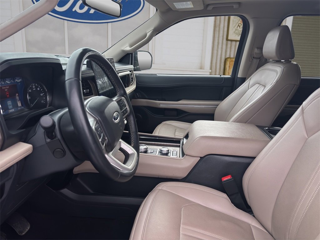 Used 2024 Ford Expedition Limited image 19
