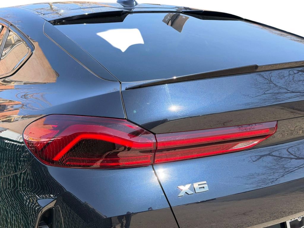 Used 2023 BMW X6 M50i AWD/4WD image 14