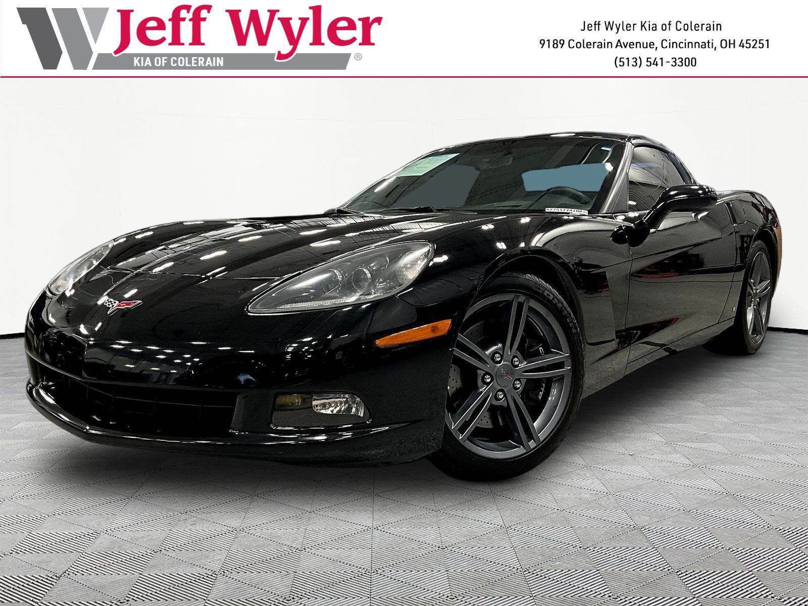Used 2007 Chevrolet Corvette Coupe w/ Performance Package RWD image 1
