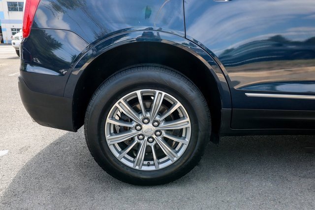 Used 2017 Cadillac XT5 Luxury w/ Driver Awareness Package image 27