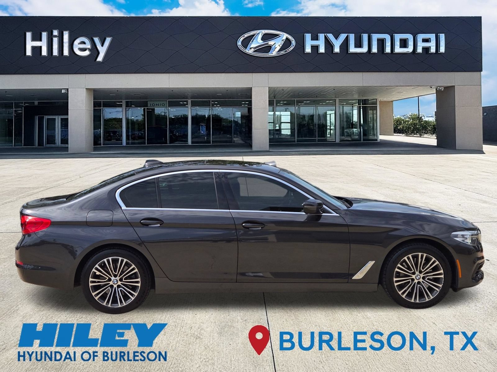 Used 2020 BMW 530i w/ Premium Package RWD image 3