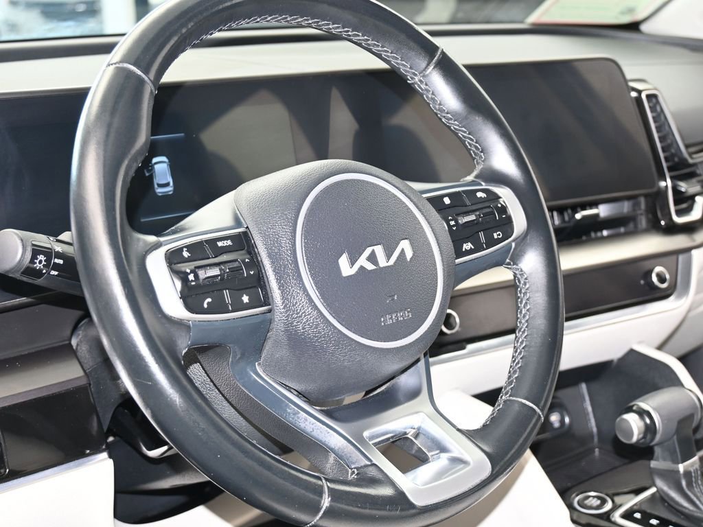 Used 2024 Kia Sportage EX image 14