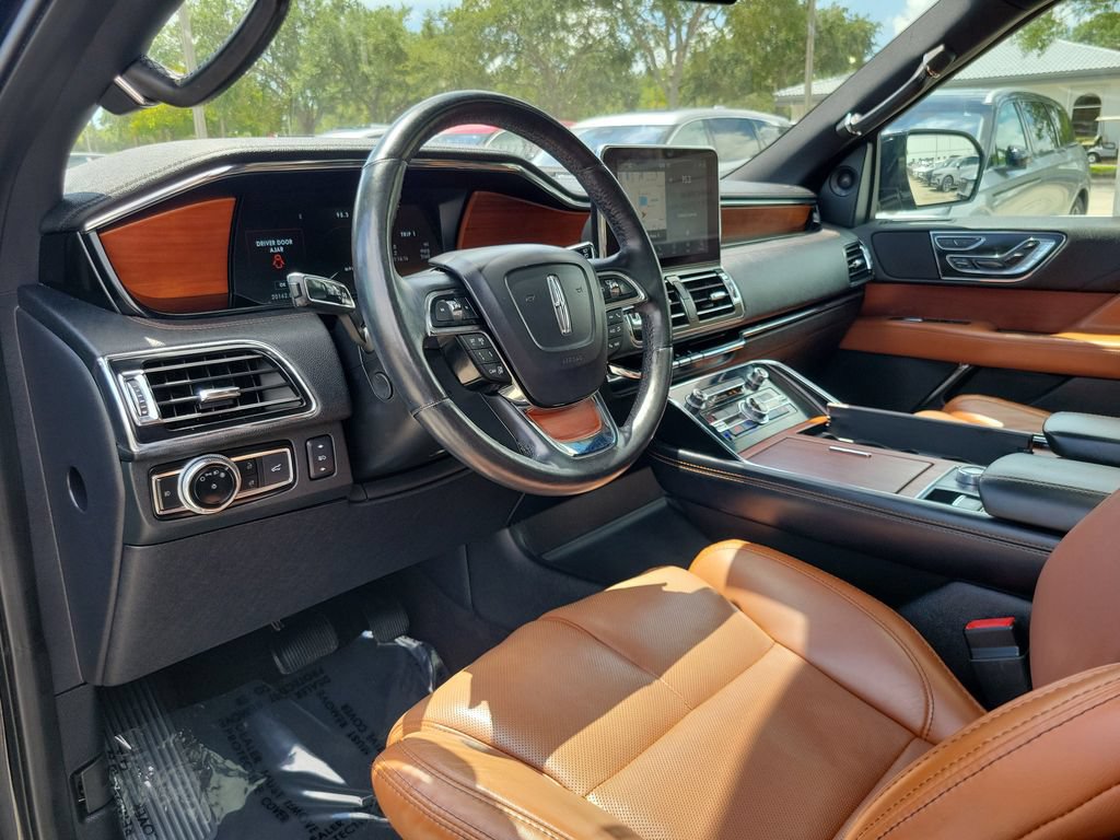 Certified 2020 Lincoln Navigator Reserve w/ Equipment Group 201A Reserve AWD/4WD image 16