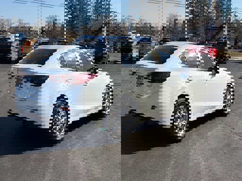 Used 2016 MAZDA MAZDA3 i Touring image 3