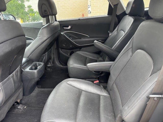 Used 2018 Hyundai Santa Fe Limited w/ Cargo Package image 32