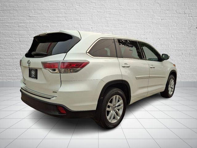 Used 2016 Toyota Highlander LE w/ Protection Package #3 AWD/4WD image 6