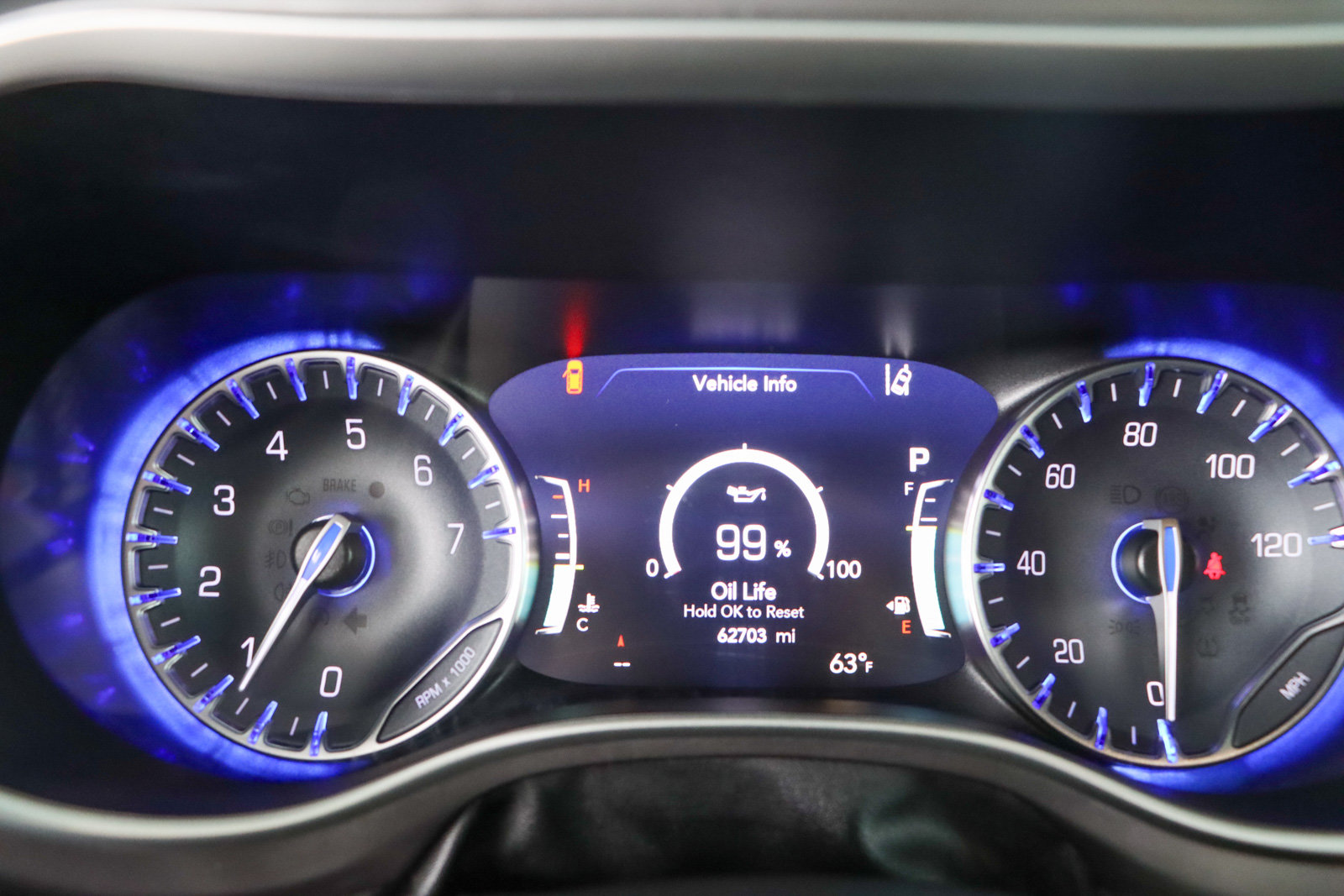 Used 2023 Chrysler Pacifica Touring-L FWD image 15